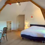 - Le Vieux Marronnier Hotel