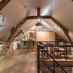 - Le Vieux Marronnier Hotel *