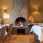- Le Vieux Marronnier Hotel *