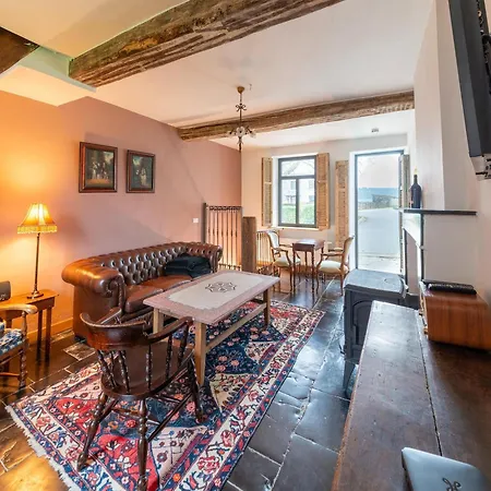 - Le Vieux Marronnier Hotel