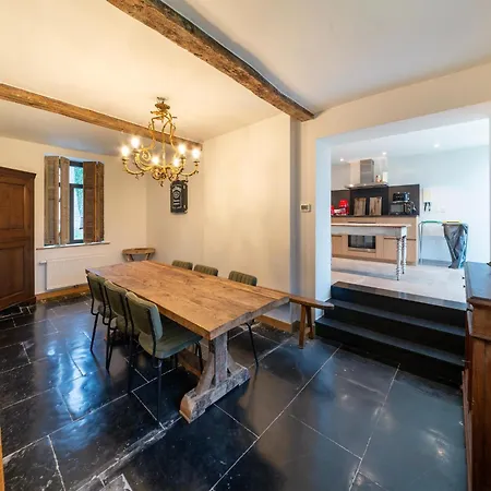 - Le Vieux Marronnier Hotel *