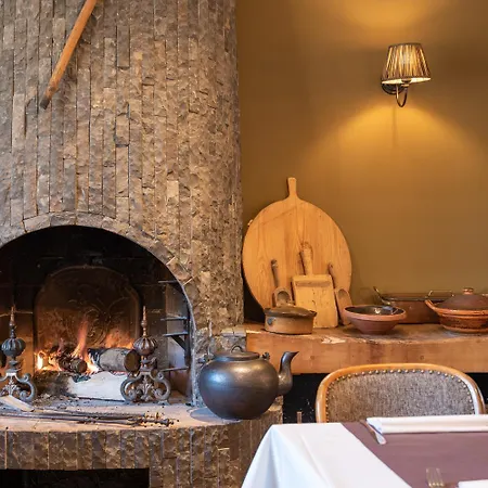 - Le Vieux Marronnier *