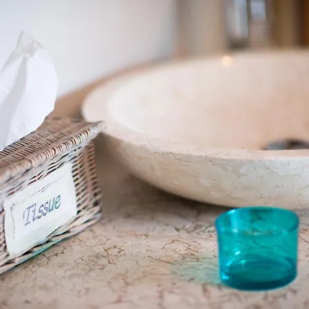 Дом отдыха Charming Holiday Home With Garden *