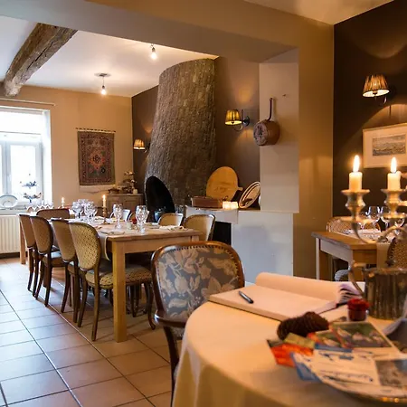 Holiday home Charming Holiday Home With Garden Foy-Notre-Dame