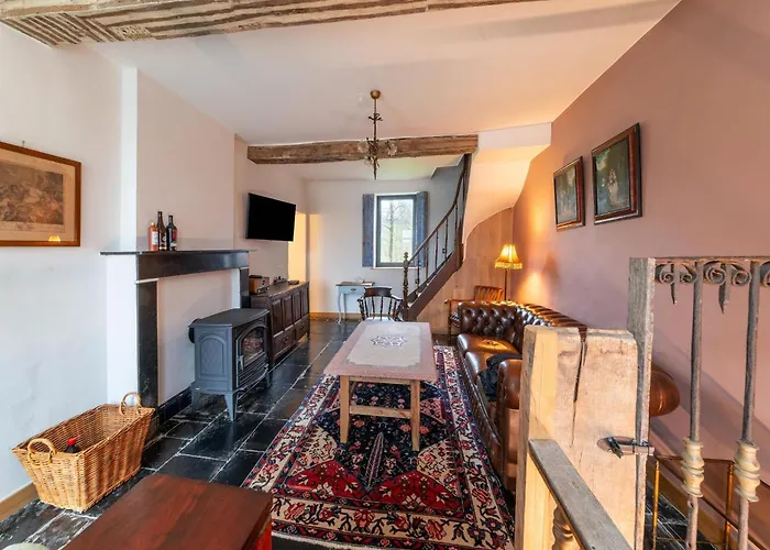 - Le Vieux Marronnier Hotel *