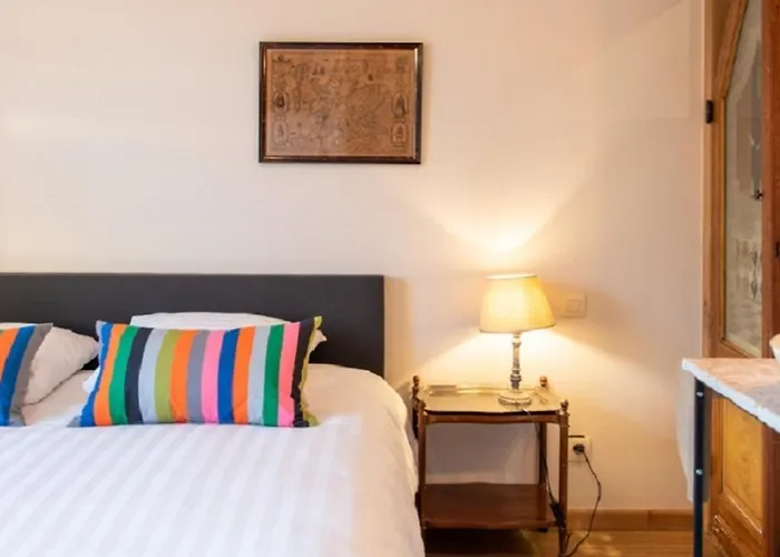 - Le Vieux Marronnier Hotel *