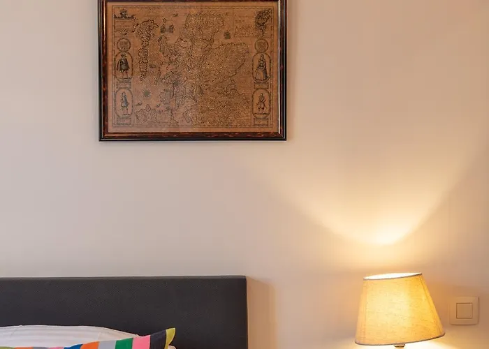 - Le Vieux Marronnier Hotel *