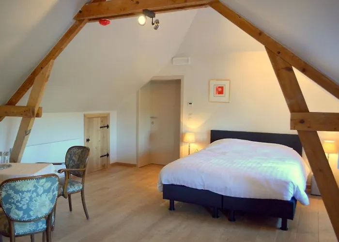 - Le Vieux Marronnier Hotel