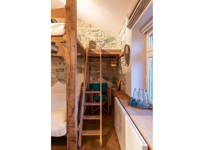 - Le Vieux Marronnier Hotel Foy-Notre-Dame